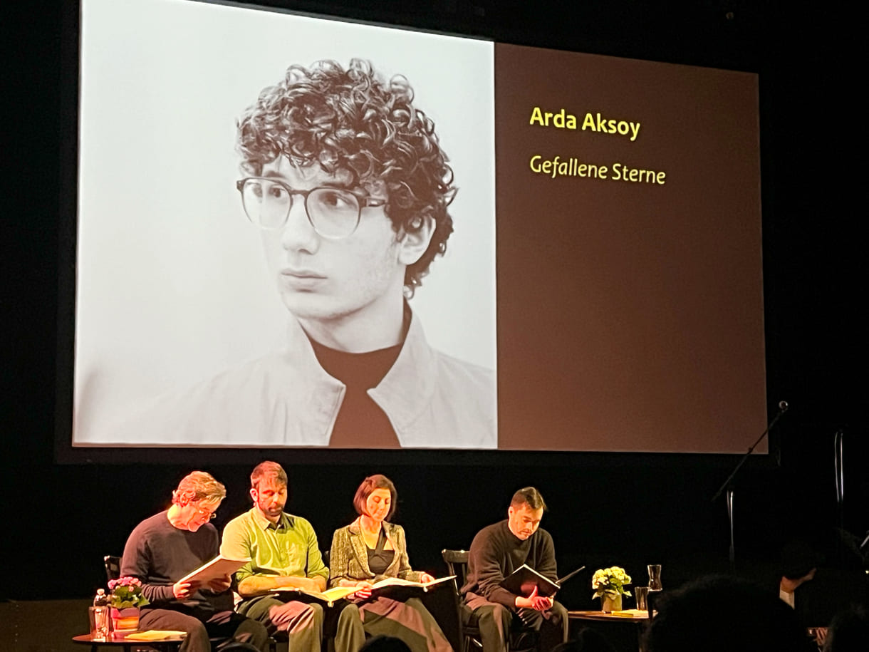 Lesung aus dem Text von Arda Aksoy