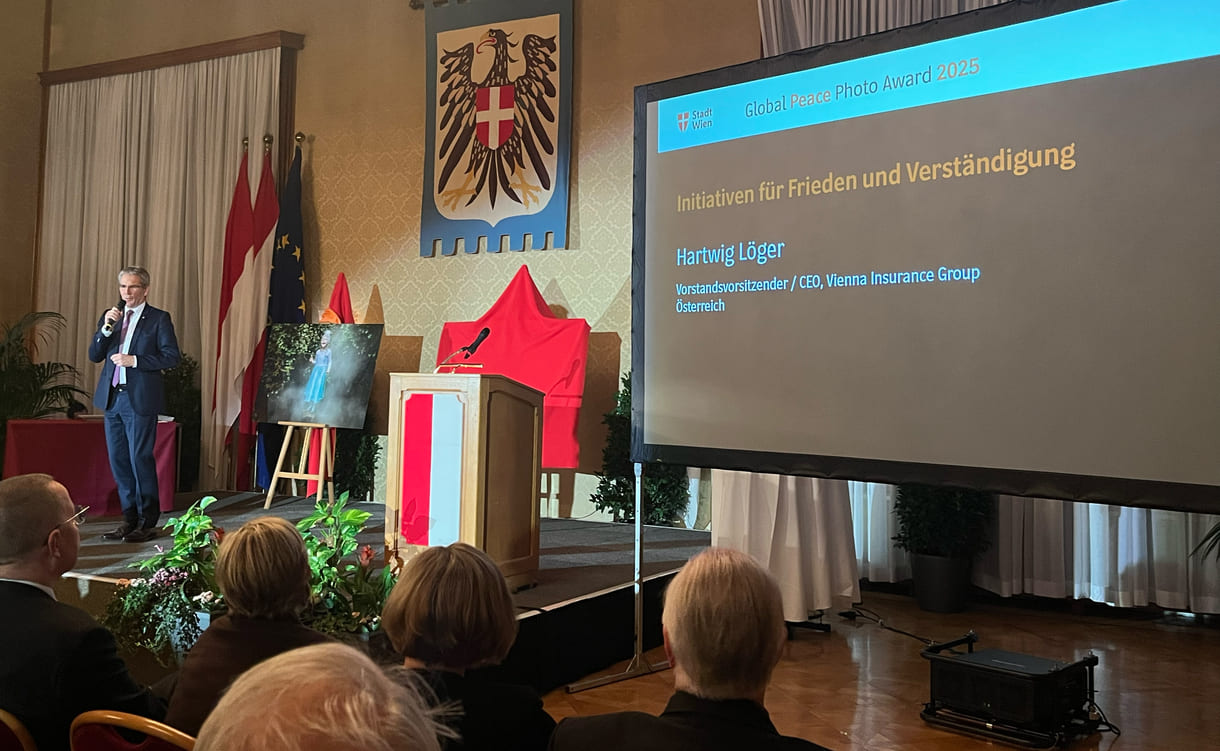 Hartwig Löger, Chef der VIG (Vienna Insurance Group), Hauptsponsor dieses internationalen Friedens-Foto-Preises
