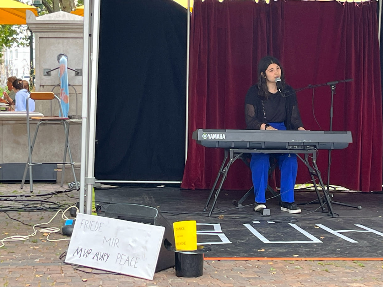 Energiegeladene Songs von und mit Lucia Anima