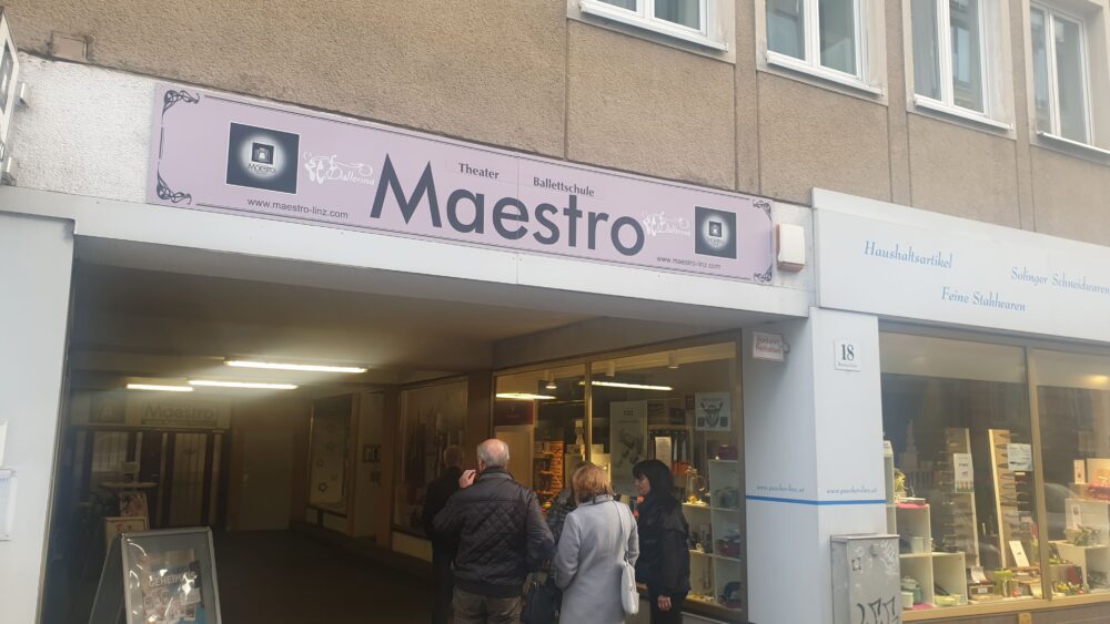 Eingang und Foyer des Theaters Maestro in Linz