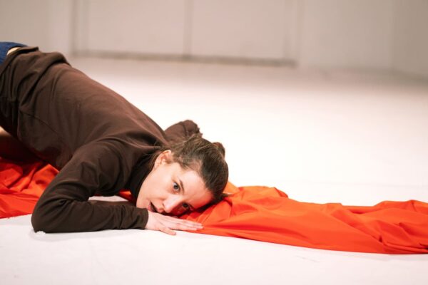 Szenenfoto aus der Generalprobe für "Augustine Feuerfluss"