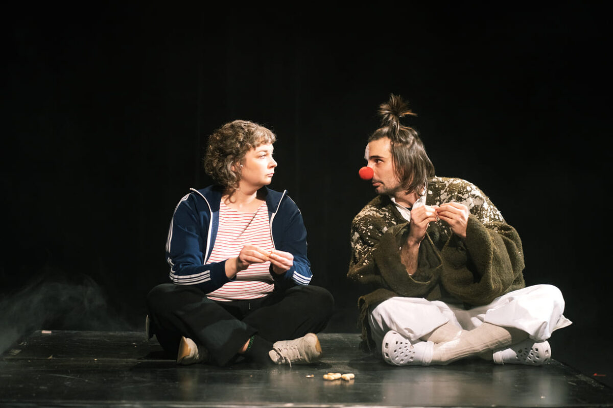 Szenenfoto aus der Generaplrobe zu "Uns geht’s gut – ein Fiebertraum"