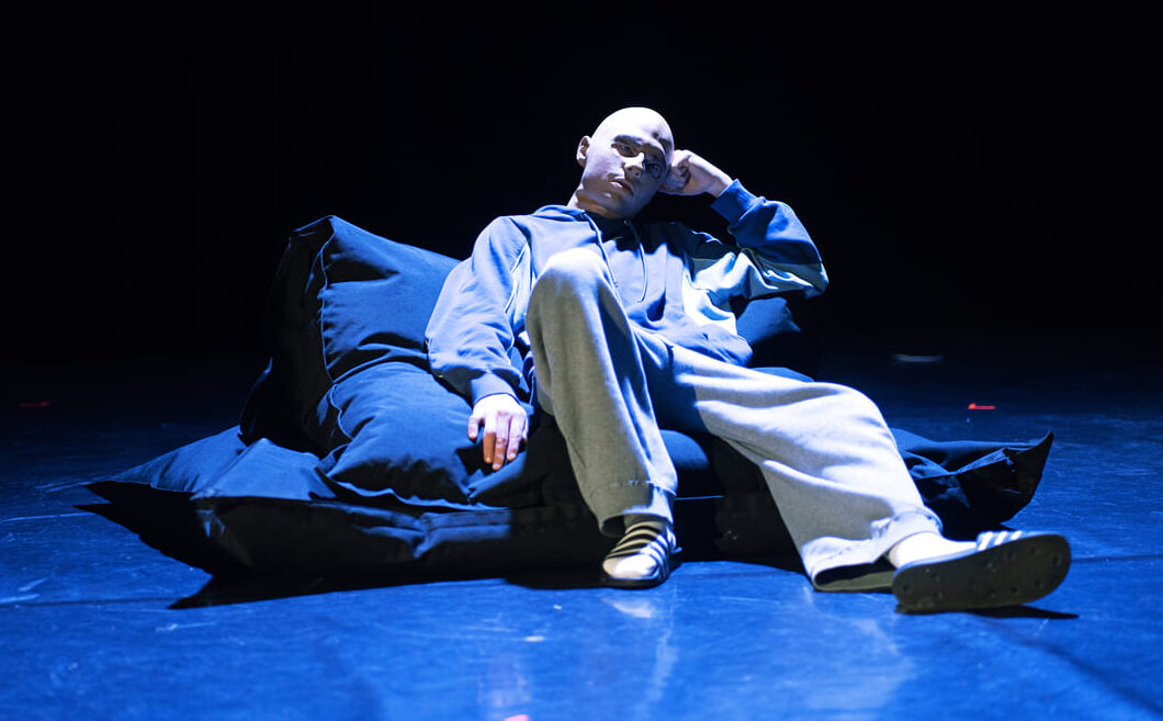 Szenenfoto aus der Generalprobe von „Kampfbaukasten in 4K“