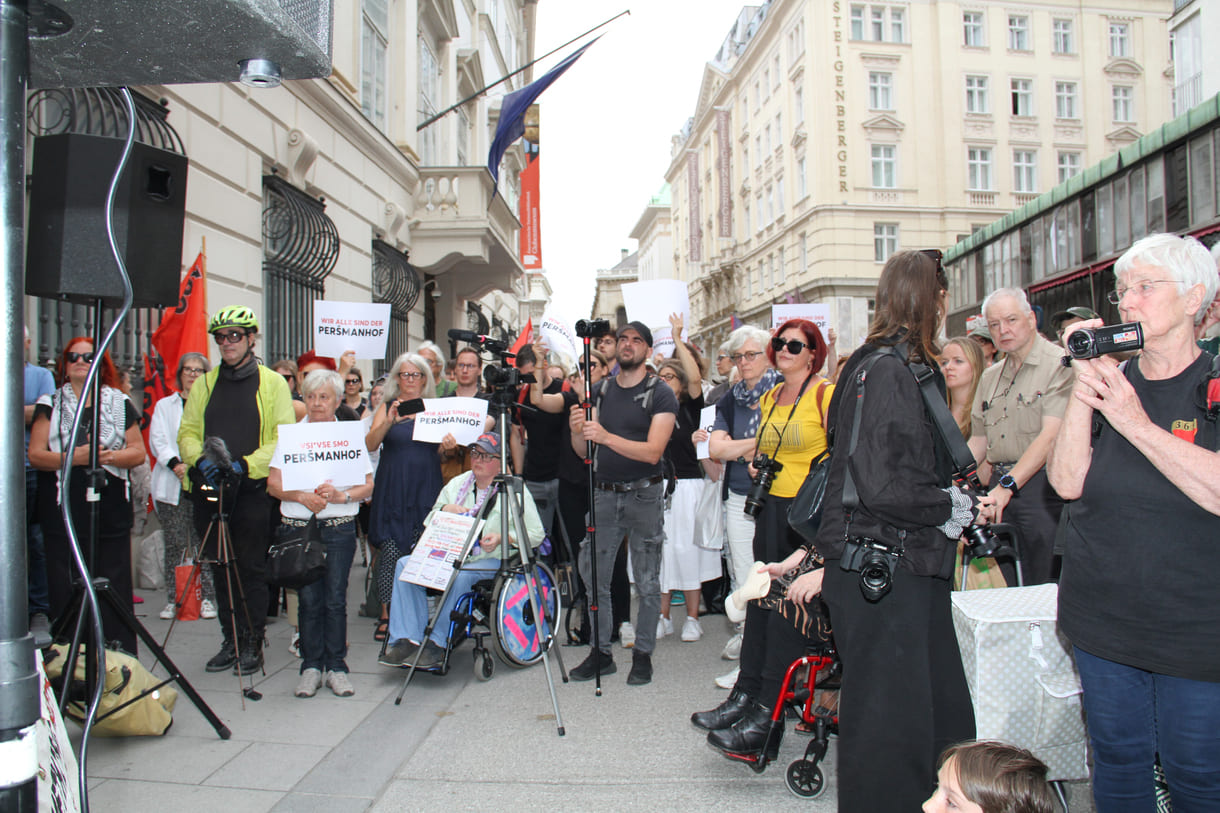 Redner:innen freuten die Massen, wenngleich sie auch bedauerten, dass so ein protest notwendig geworden ist