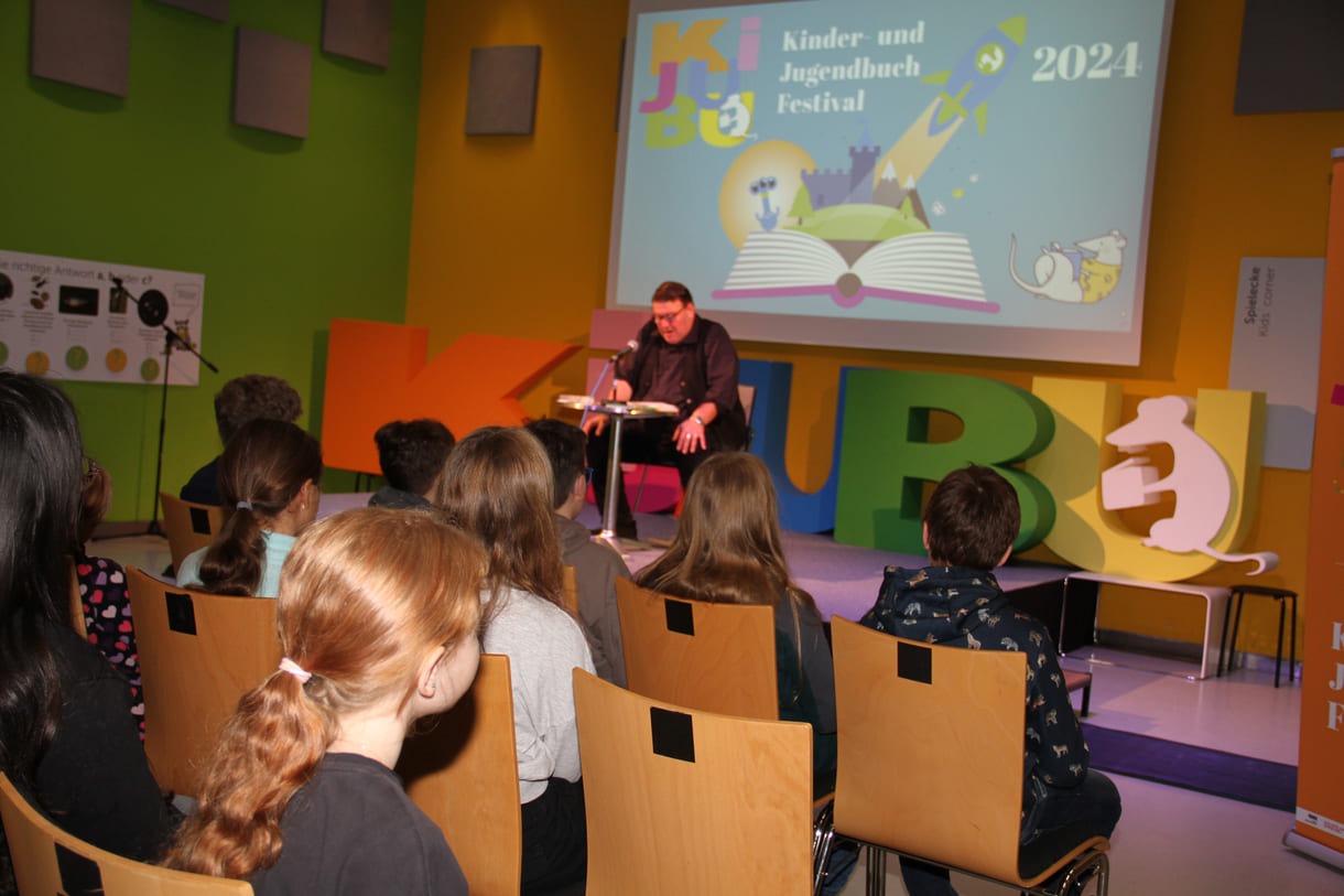 Lesung mit Christoph Mauz beim 21. KiJuBu, dem Kinder- und JugendBuch-Festival in St. Pölten (NÖ)