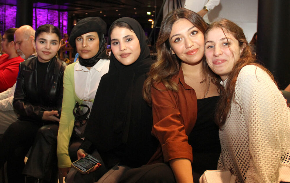 Medine Altundaş und ihre Freundinnen