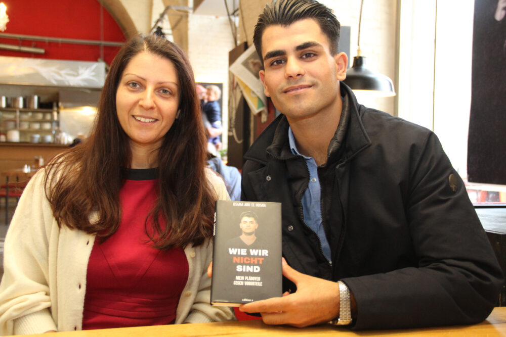 Autor Osama Abu el Hosna und die Anwältin der Familie, Muna Duzdar