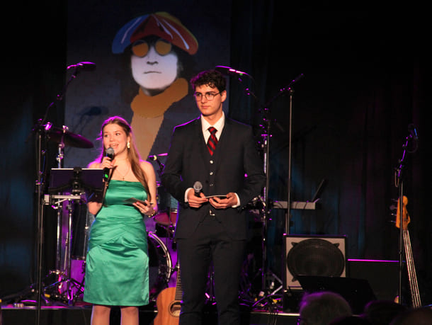 Moderator:innen Cornelia Karl und Florian Aurelio Neumayr