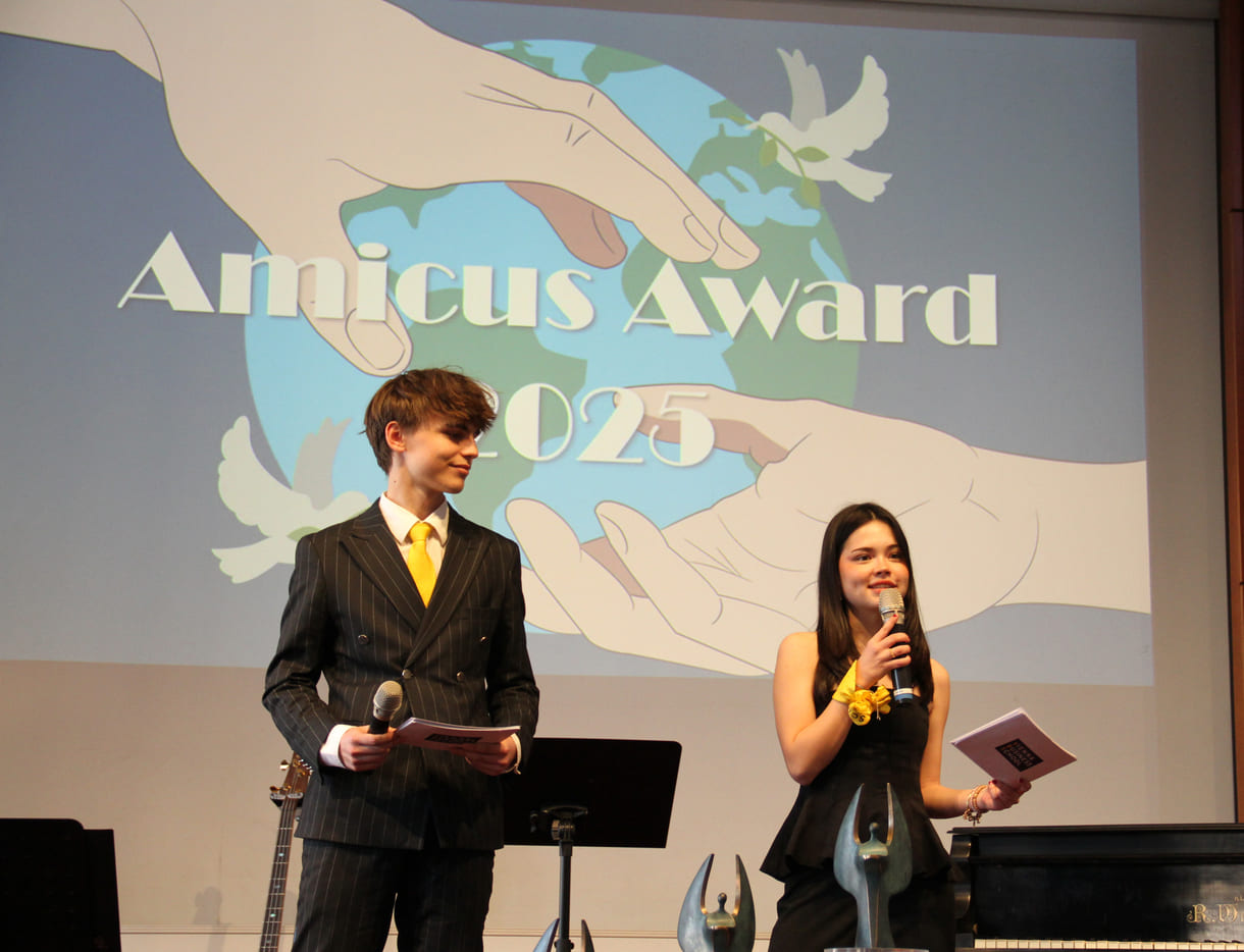 Fabian Beltinger und Alexandra Weber führten durch die abendliche Amicus-Award-Verleihung