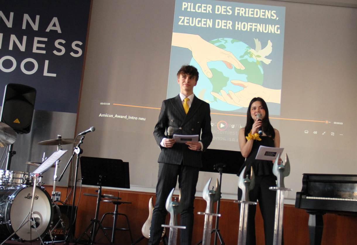 Fabian Beltinger und Alexandra Weber führten durch die abendliche Amicus-Award-Verleihung