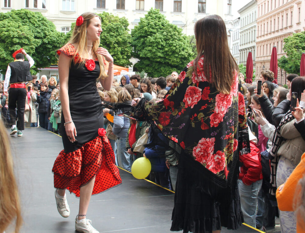 Modeschau Spanien: Ida Kojder, Johanna Gehrer und Jakob Jandrasits