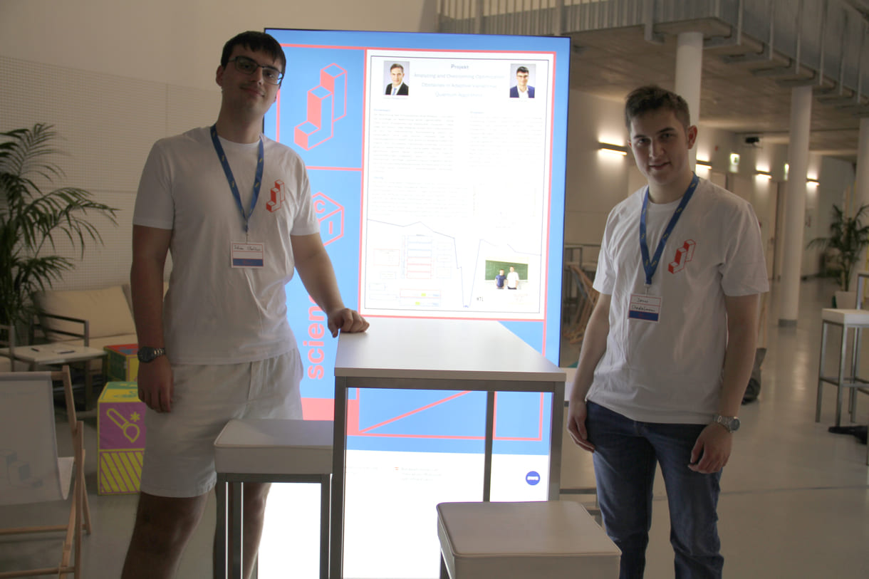 Jonas Stadelmann und Julian Übelher forsch(t)en sogar auf US-universitärer Ebene an einem Spezialproblem eines Algorithmus von Quantencomputern