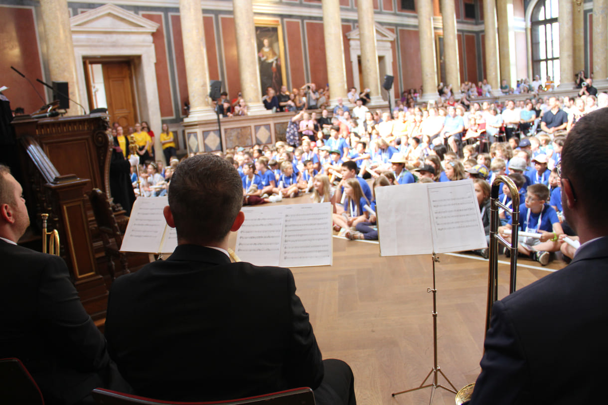 Live-Musik für Fanfaren, Gaudeamus igitur, Bundes- und Europahymne