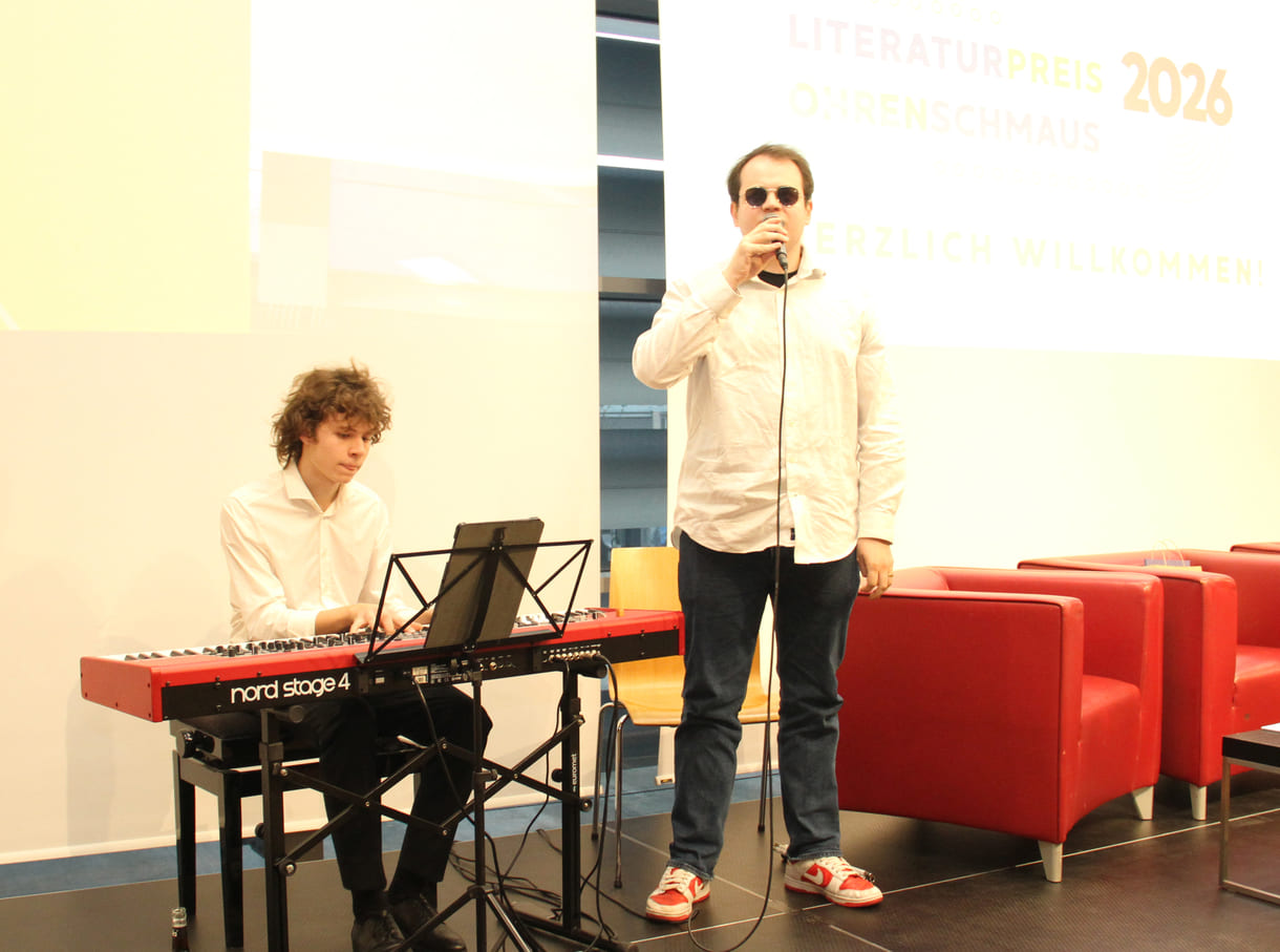 Für die musikalische Umrahmung sorgten Linus Ritsch (Piano) und Connor Moser (Gesang)
