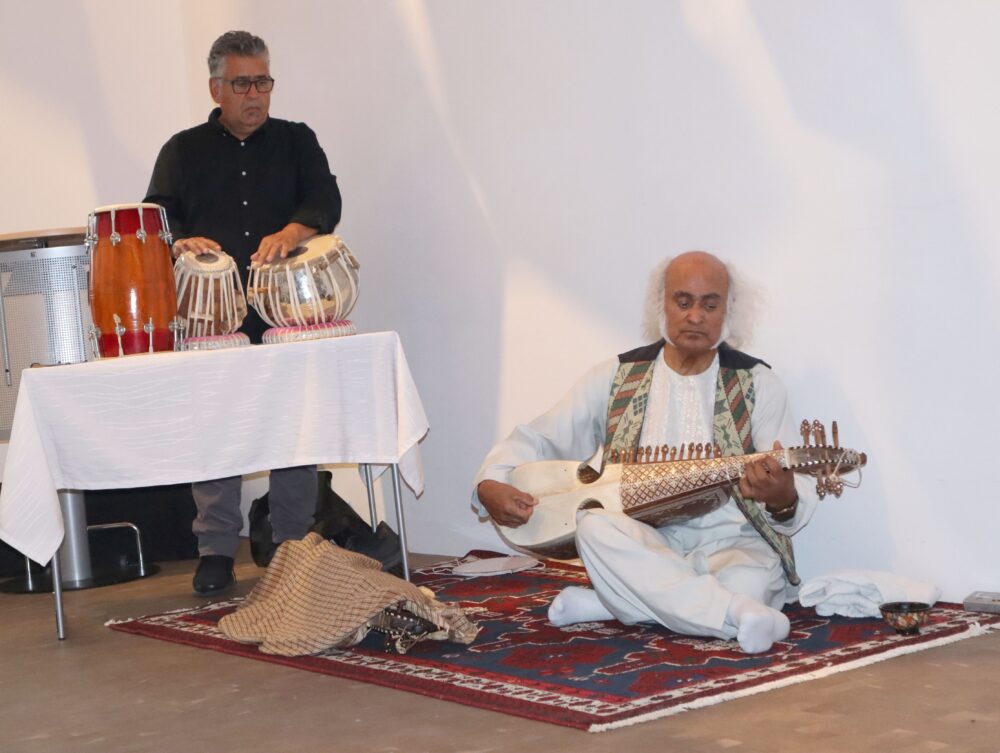 Die beiden Musiker Wahid Kamran und Sobeir Bachriar