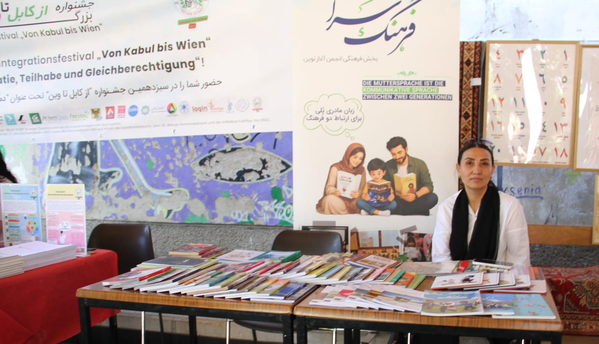 Förderung der Muttersprache, hier viele Kinderbücher in Dari