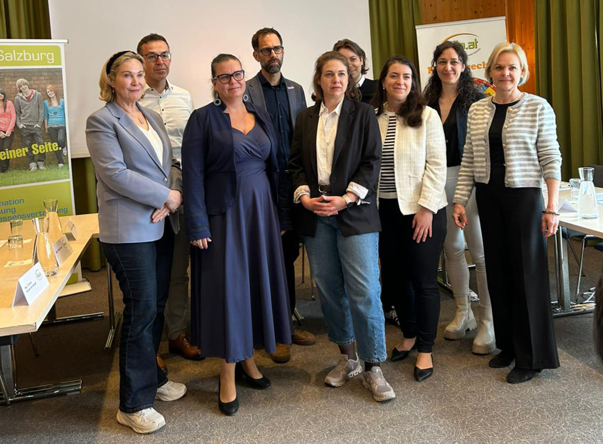 Christine Winkler-Kirchberger (OÖ), Christian Netzer (Vorarlberg), Denise Schiffrer-Barac (Stmk), Lukas Trentini (Tirol), Johanna Fellinger (Salzburg), Sebastian Öhner (Wien), Birgit Tsolakidis (NÖ), Nicole Bartl (Burgenland) und Astrid Liebhauser (Kärnten) - die neun Kinder- udn Jugendanwält:innen