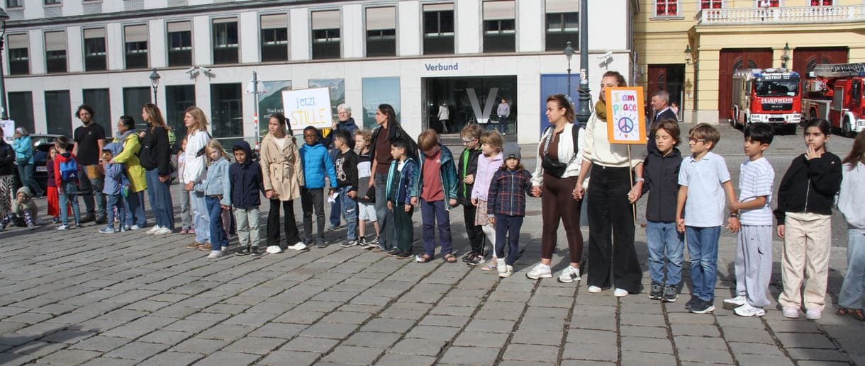 Bilinguale Schüler:innen, die auch Gebärdensprache lernen