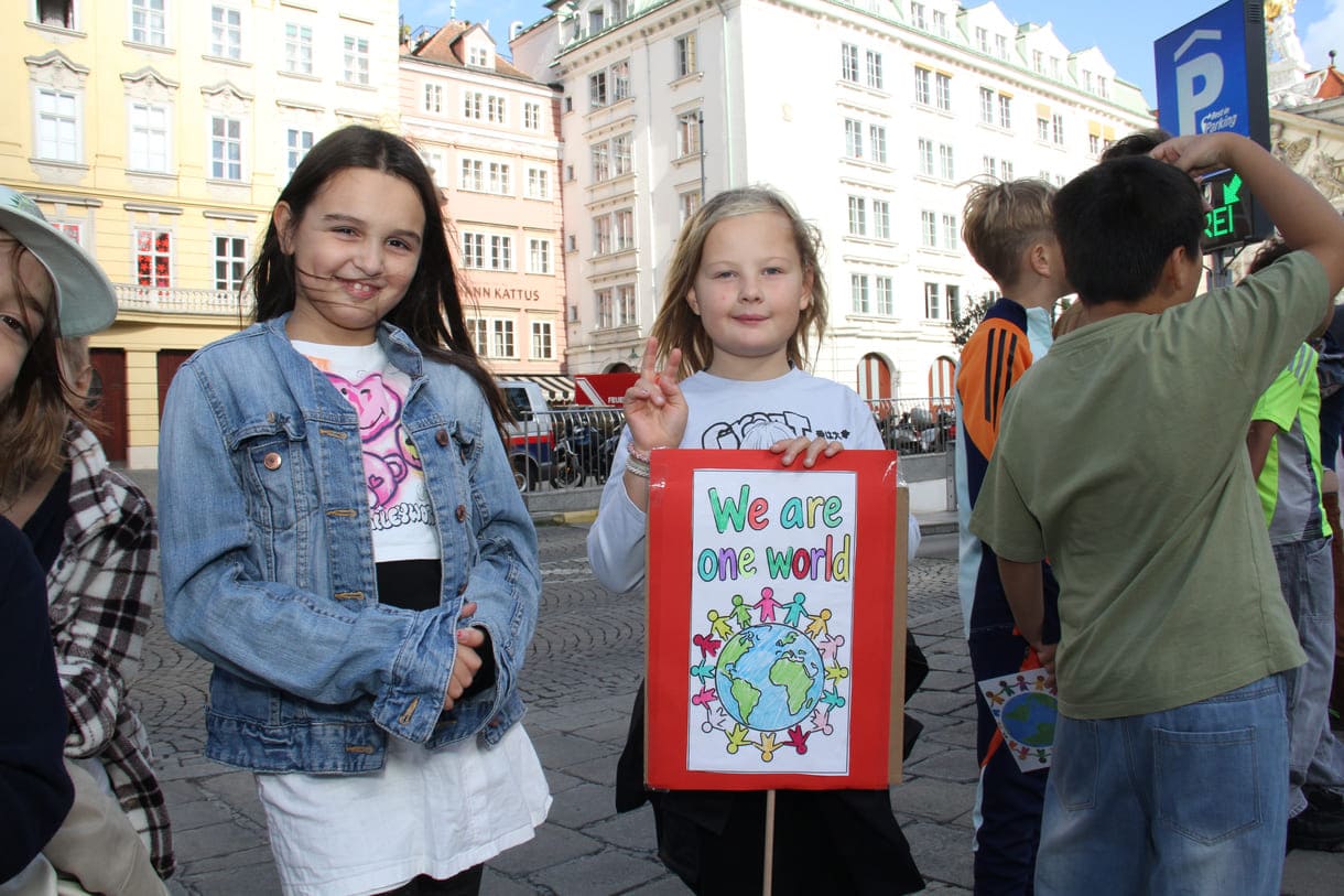 Bilinguale Schüler:innen, die auch Gebärdensprache lernen