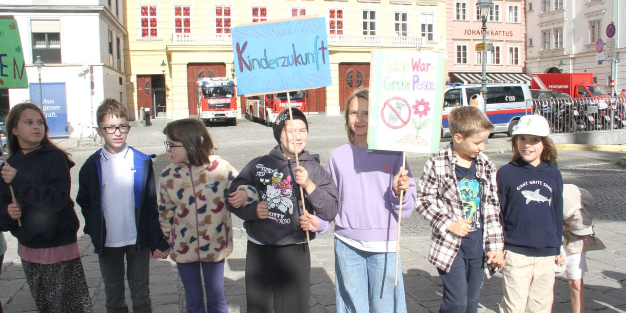 Bilinguale Schüler:innen, die auch Gebärdensprache lernen