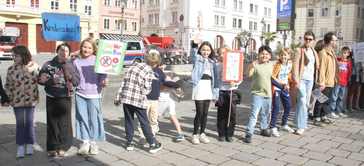 Bilinguale Schüler:innen, die auch Gebärdensprache lernen