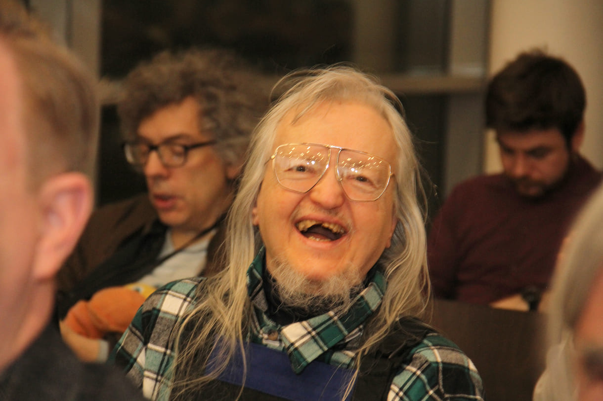 Als sein Text vorgetragen wurde grinste Viktor Noworski aus vollem Herzen übers ganze Gesicht