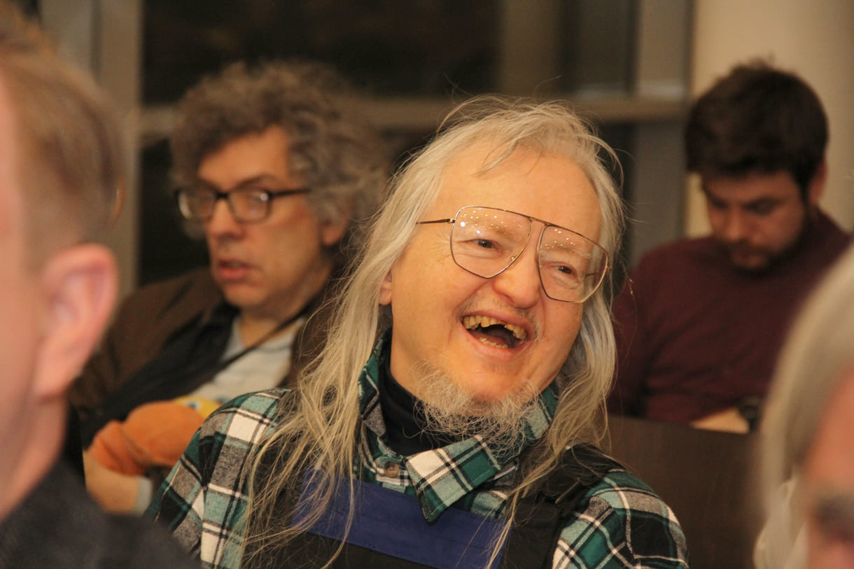 Als sein Text vorgetragen wurde grinste Viktor Noworski aus vollem Herzen übers ganze Gesicht