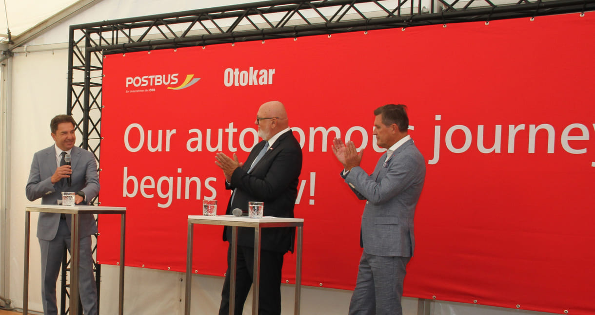 Kerem Erman (Otokar), Andreas Matthä (ÖBB) und Peter Hanke (Verkehrsminister) auf der Bühne des Mediengesprächs