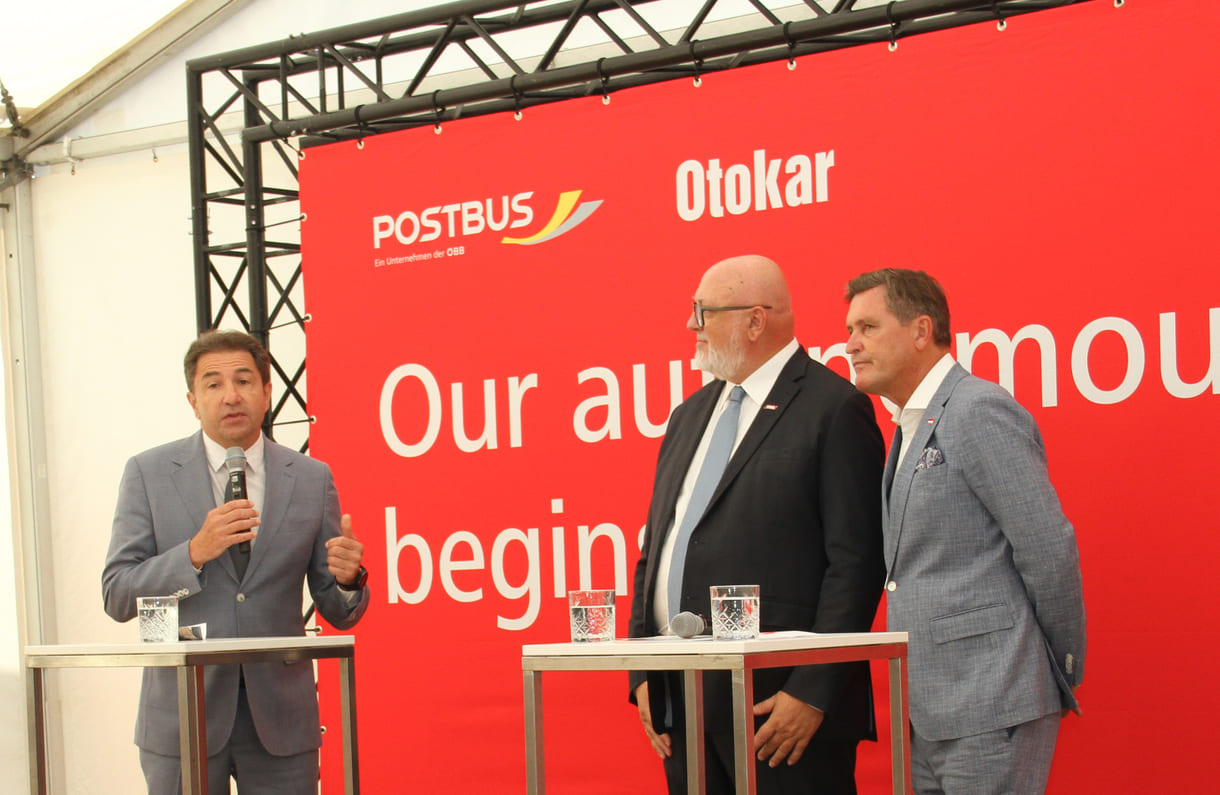 Kerem Erman (Otokar), Andreas Matthä (ÖBB) und Peter Hanke (Verkehrsminister) auf der Bühne des Mediengesprächs