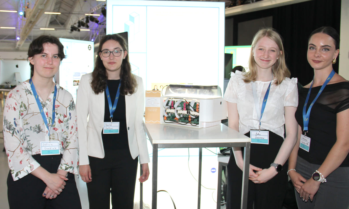 Leticia Schubert, Paula Schachinger, Julia Wimmer und Katharina Reindl, Erfinderinnen von 