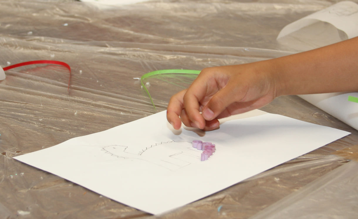 Kunstwerke aus gerollten Papierstreifen