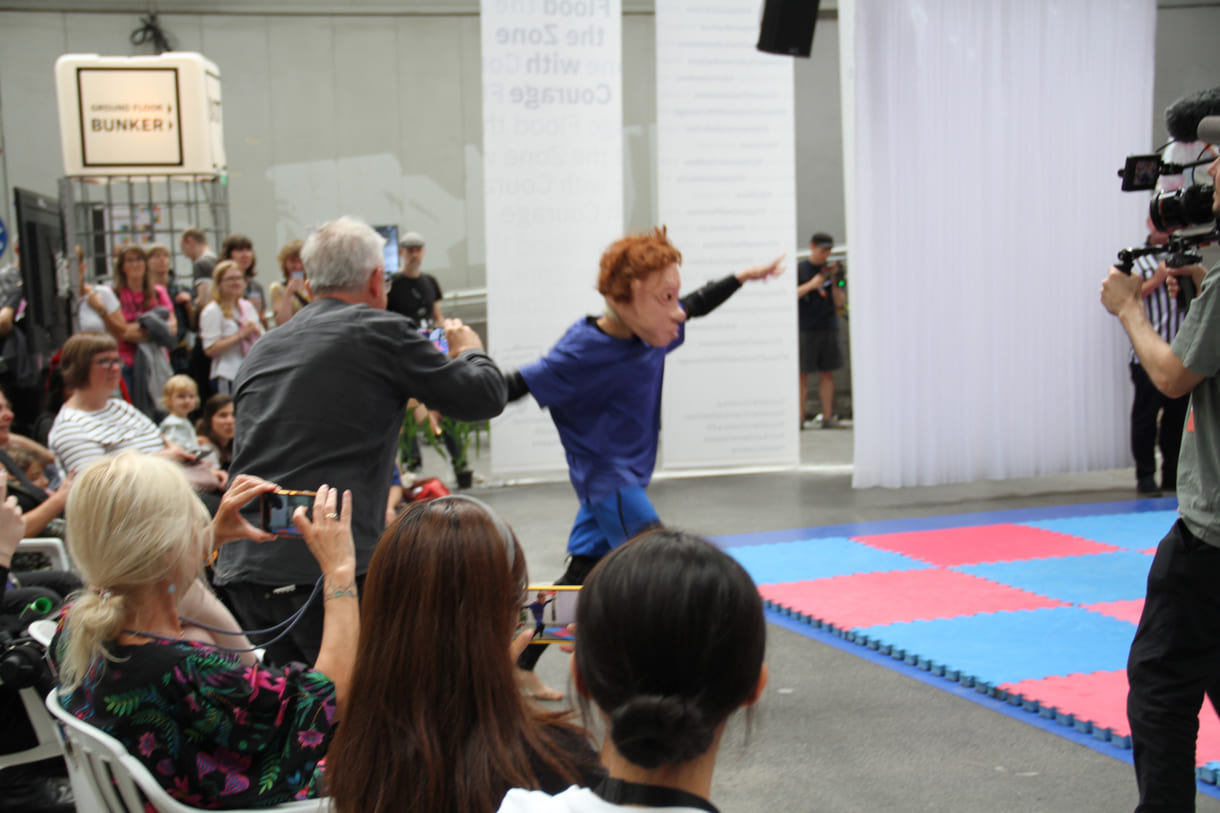 Showkampf Elon vs. Mark - beim Ars Electronica Festival im September in der Post City beim Linzer Bahnhof