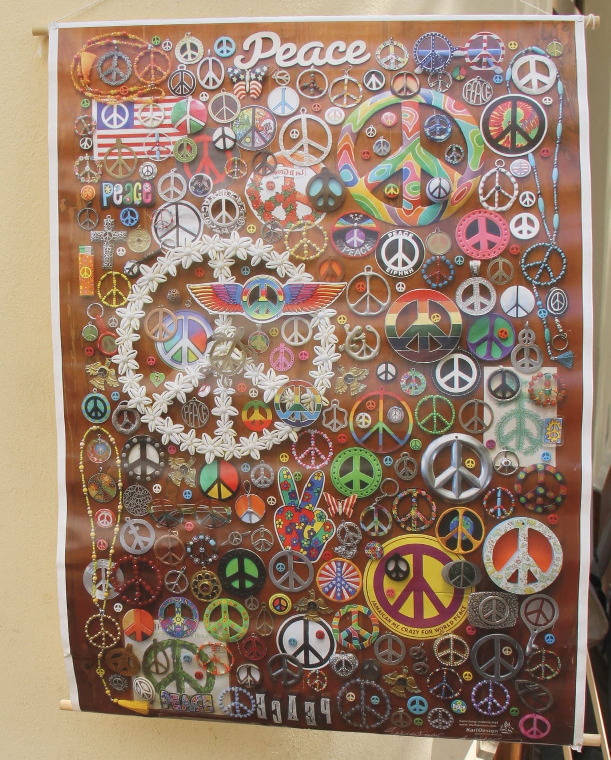Ketten, ein Seit mit Tassen-Untersetzer und ein 1000-teiliges Puzzle mit Friedenszeichen und noch einiges mehr gab's am Stand von Andreas und Gaby