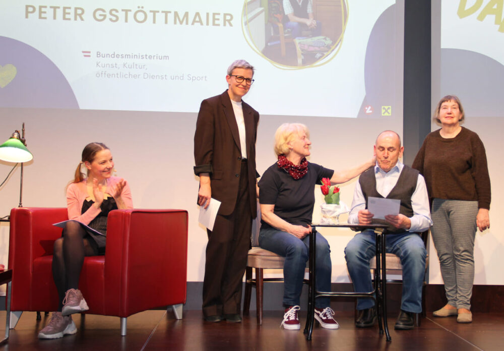 Mit einem Text auf der aktuellen Ehrenlist und ausgewählt fürs aktuelle Literaturstipendium: Peter Gstöttmaier