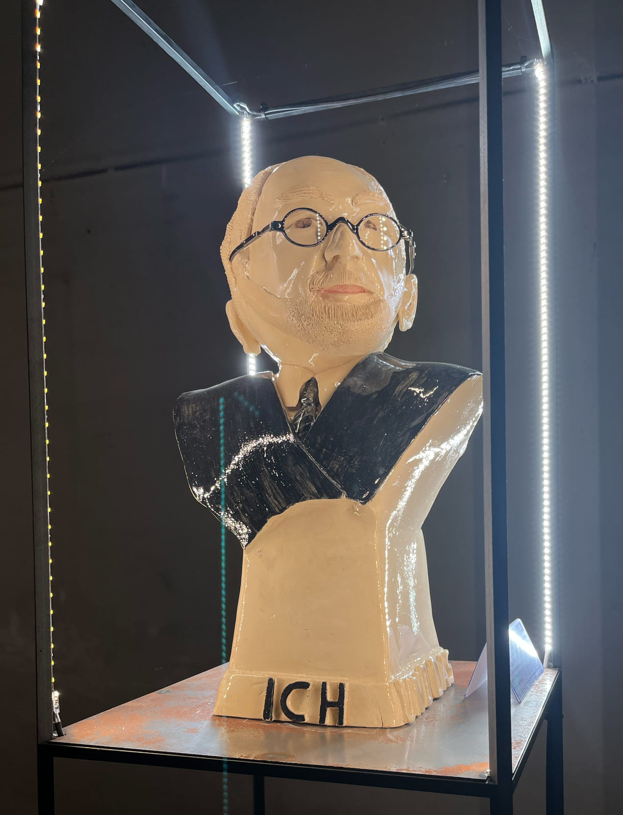 Bilder und Objekte der Ausstellung im 