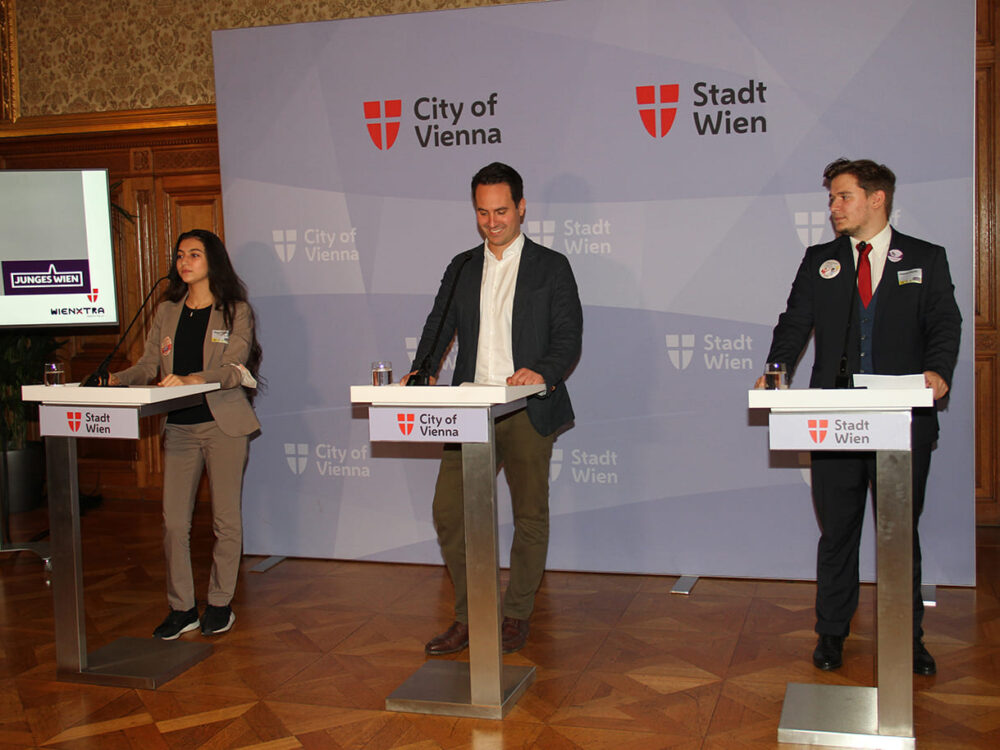 Dieses Trio informierte die Medien: Mayar Dawoud, Christoph Wiederkehr und Gabriel Plantić