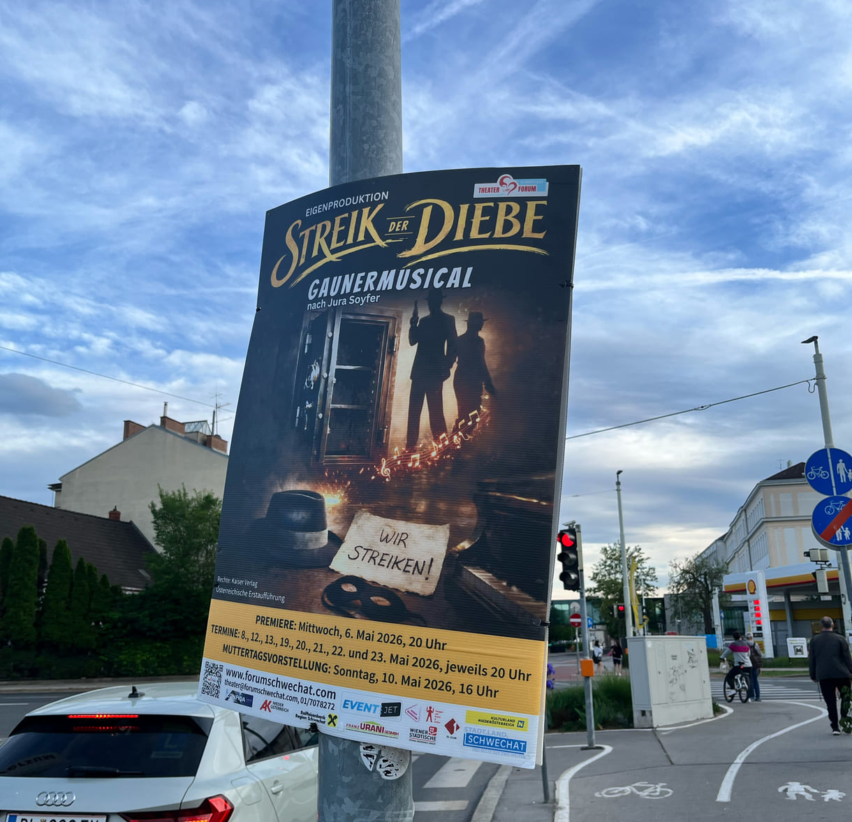 Plakat in Schwechat mit Hinweis auf das 