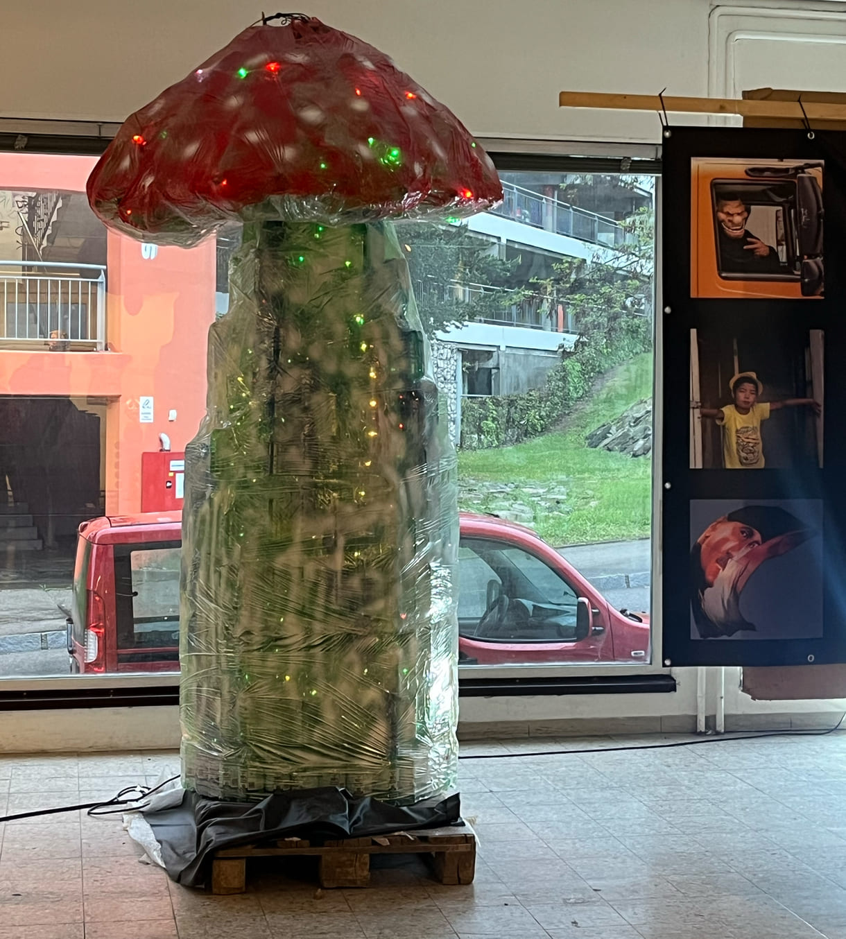 Bilder und Objekte der Ausstellung im 