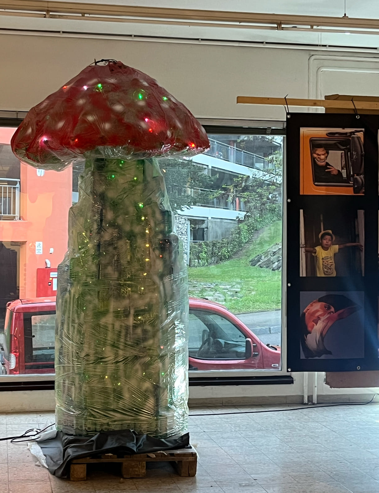 Bilder und Objekte der Ausstellung im 