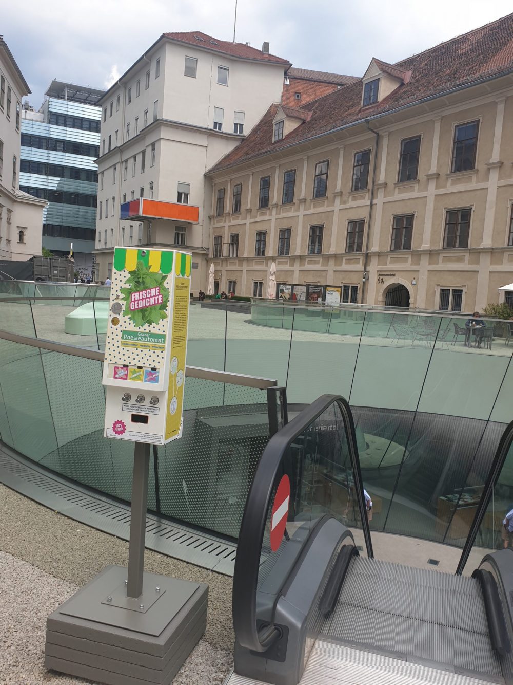 Poesie-Automat im Grazer Joanneumsviertel