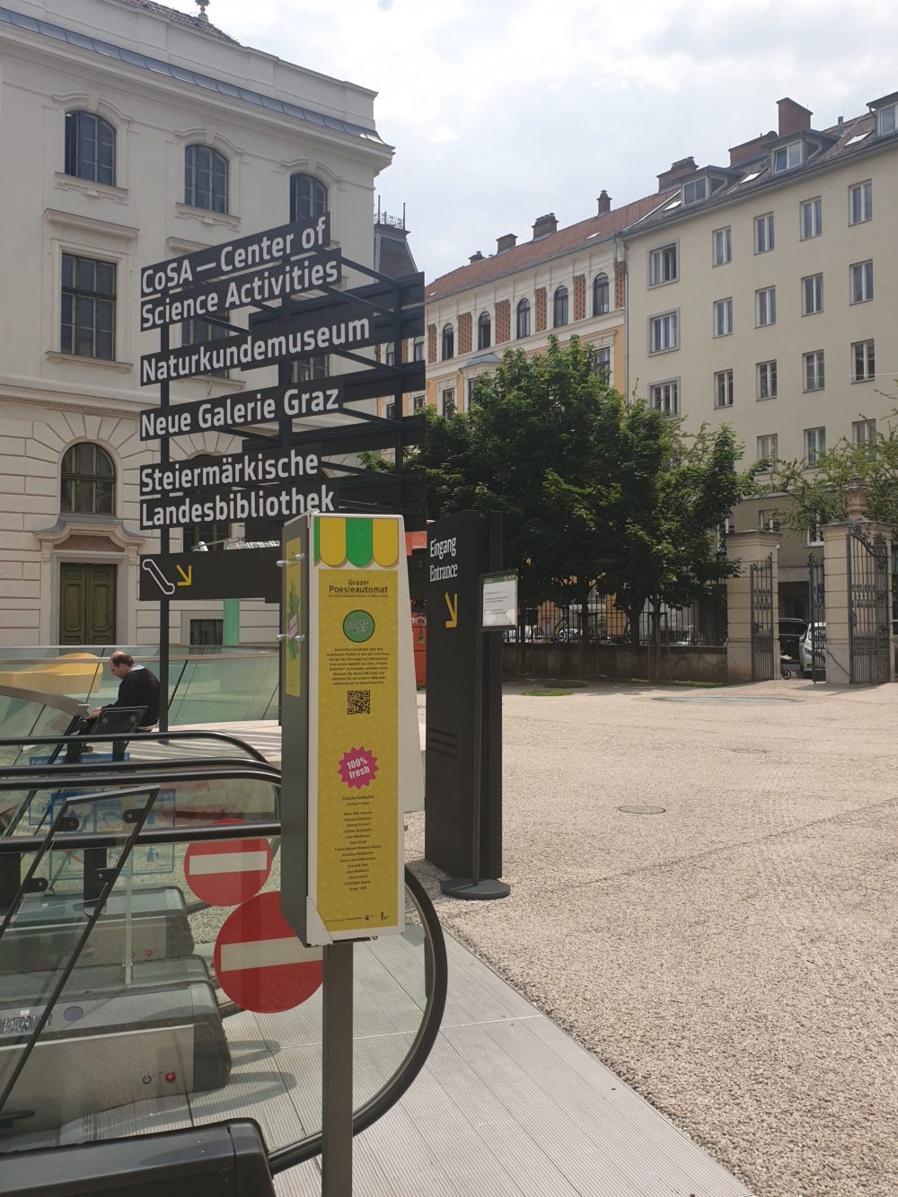 Poesie-Automat im Grazer Joanneumsviertel