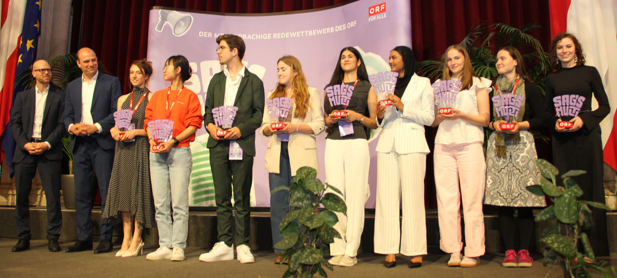 Die Ältesten (Kategorie 3 - 11. bis 13. Schulstufe) mit ihren Trophäen