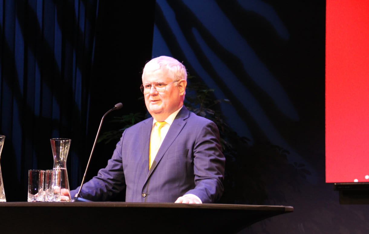 Helmut Schramm, Präsident des Schulerhalters der VBS, freute sich über den Publikums-Entscheid und würdigte den Preisträger sowie die VBS-Familie