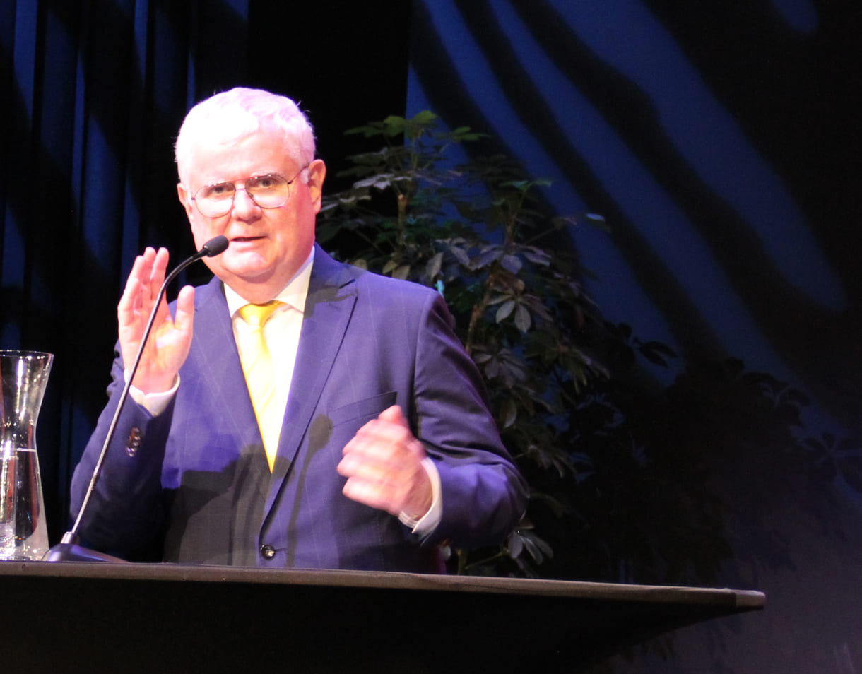 Helmut Schramm, Präsident des Schulerhalters der VBS, freute sich über den Publikums-Entscheid und würdigte den Preisträger sowie die VBS-Familie