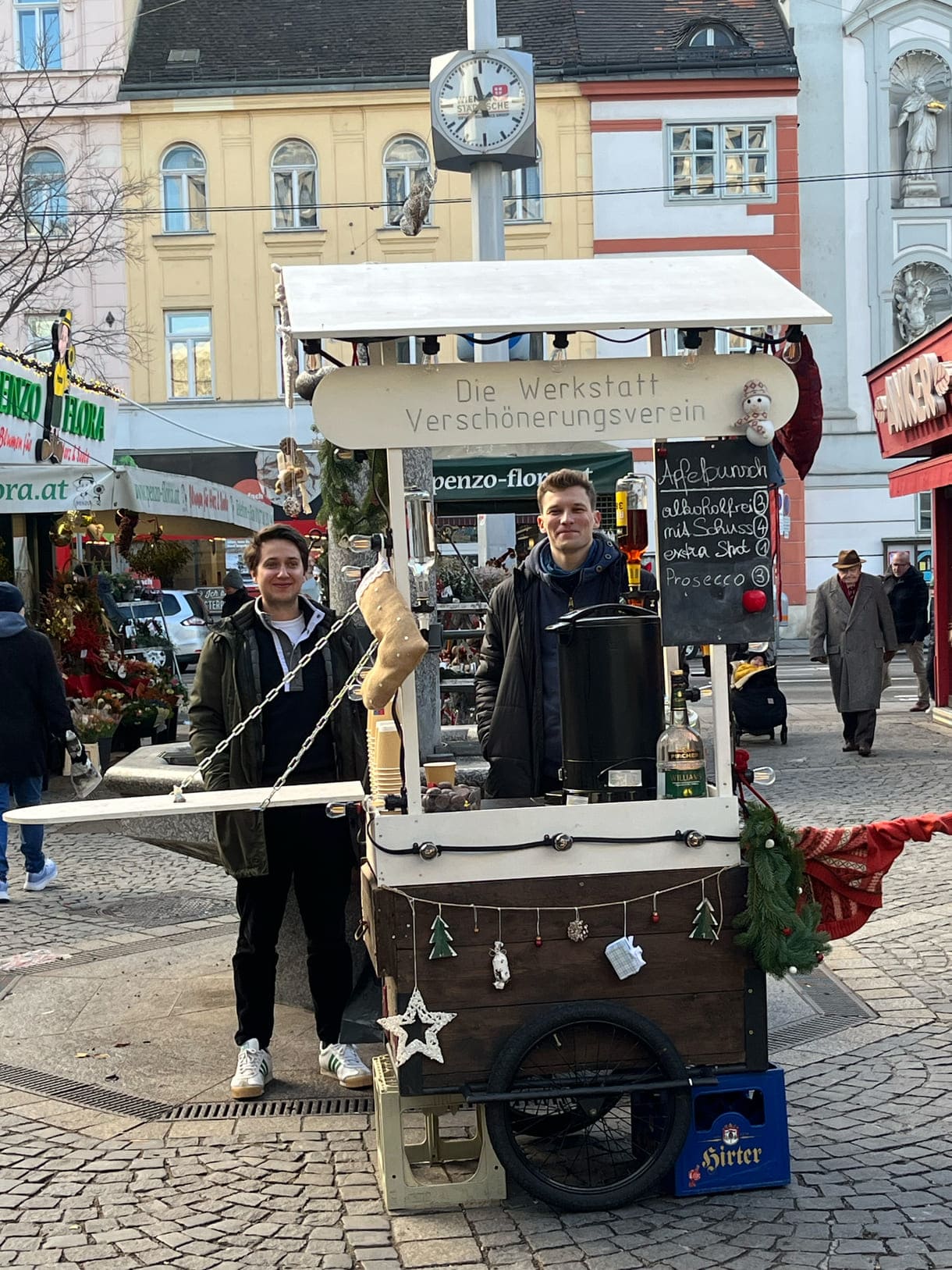 Der mobile Fahrrad-Anhänger-Punschstand am Rochusmarkt