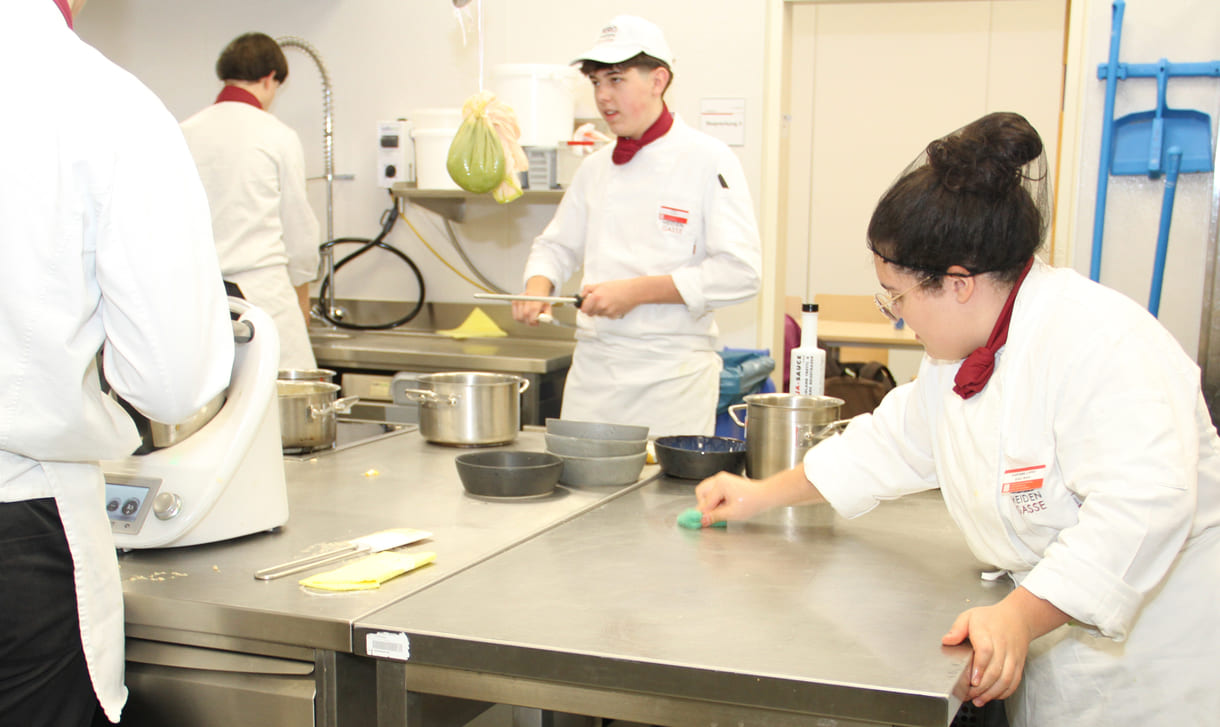 Zwischendurch wird immer auch geputzt