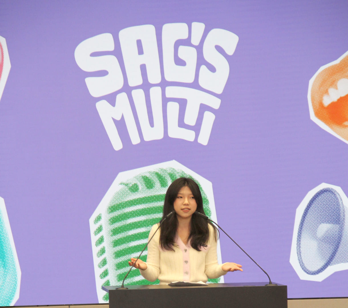 Qianxan Han (AHS Maria Regina) ließ Chinesisch (Mandarin) und Deutsch hören