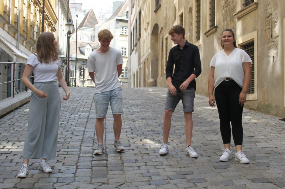 Johanna, Aljoscha, Matteo und Melanie in der Griechengasse, Wien