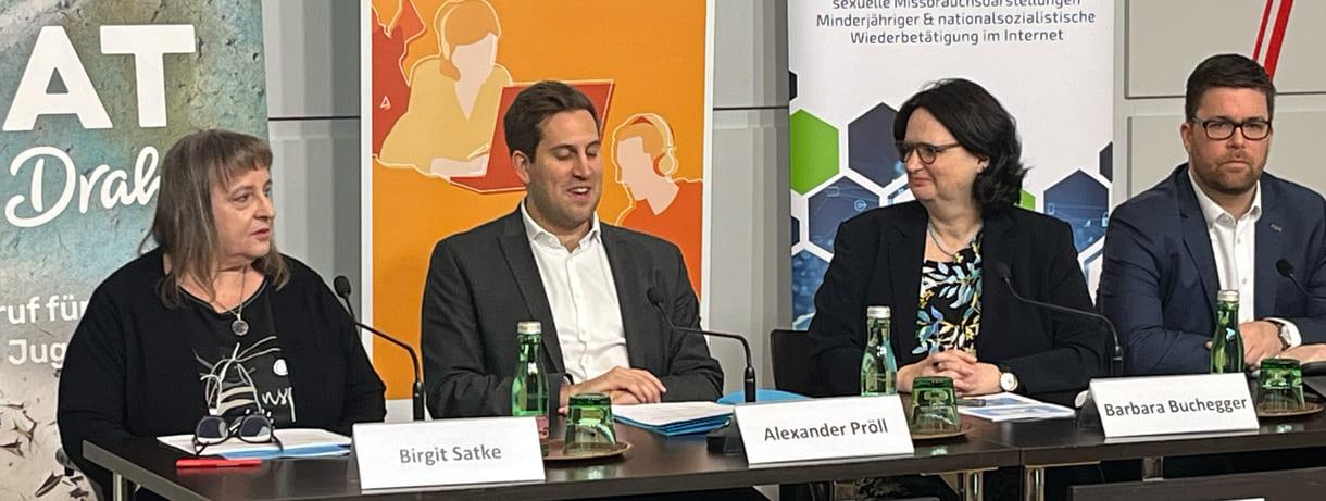Birgit Satke (Rat auf Draht), Alexander Pröll (Staatssekretär), Barbara Buchegger (Safer Internet) und Stefan Ebenberger (ISPA - Internet Service Providers Austria)