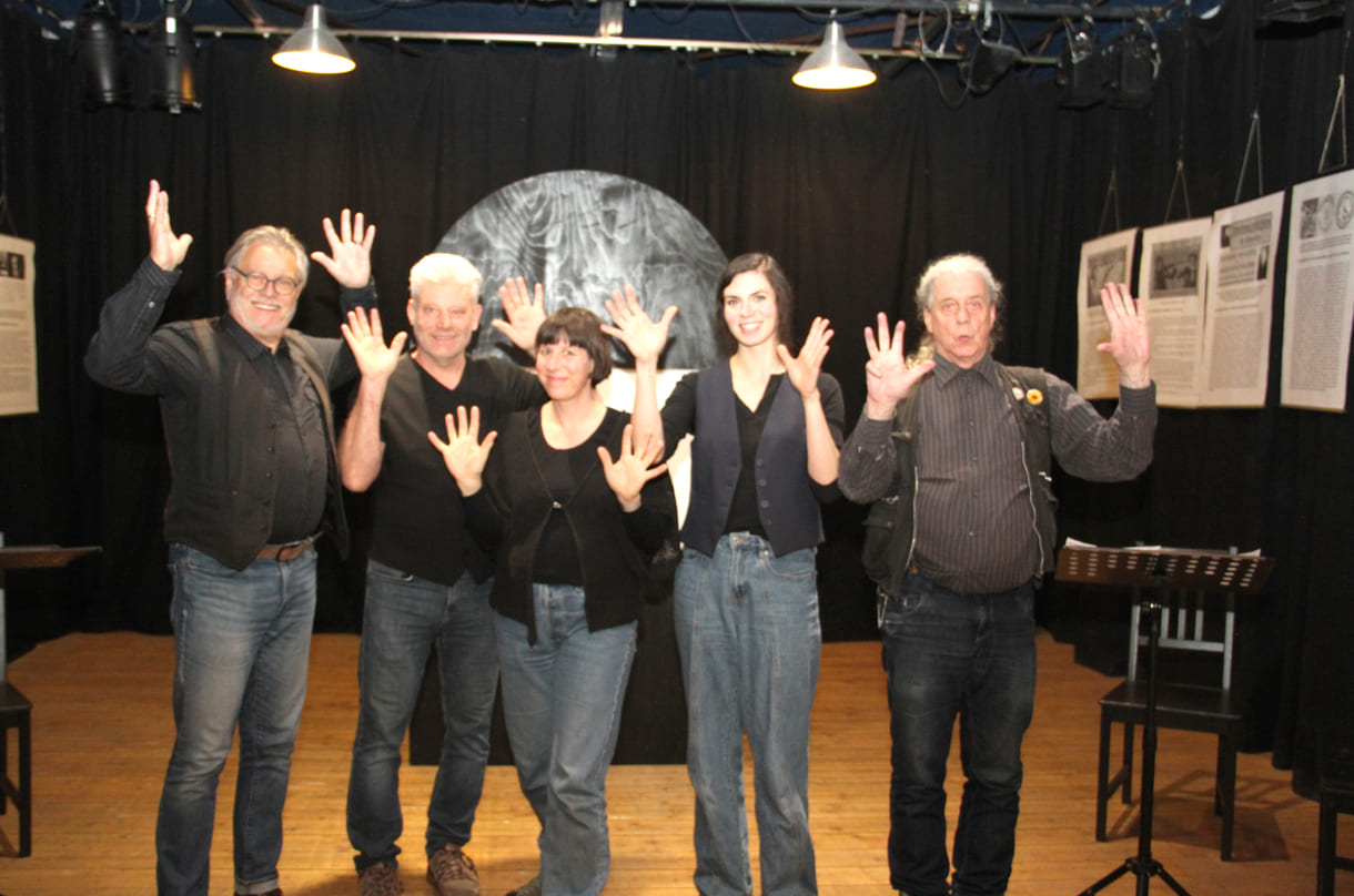 Die Mitwirkenden des Eröffnungsstücks: Werner Mössler, Alfred Aichholzer, Anna Russegger, Mirjam Peterschovsky und Herbert Gantschacher